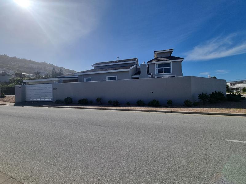 4 Bedroom Property for Sale in Outeniqua Strand Western Cape